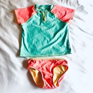 2-Piece Swimsuit Set Size S 7-8 Short Sleeve Swim Shirt Rashguard
